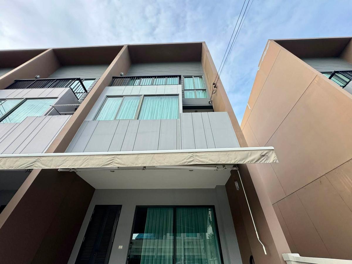รูป ✅ว่าง✨✨ ให้เช่าทาวน์โฮม 3 ชั้น บ้านกลางเมือง พระราม 9–กรุงเทพกรีฑา  💰 35,000 บาท/เดือน💬 ทักLINE: @682rrwqo เมตร - รูปที่ 1/12