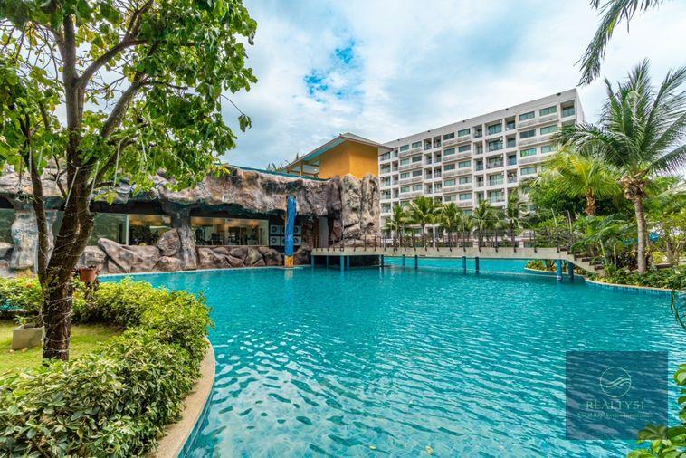 picture Laguna Beach Resort 3 Maldives, studio, pool view, 1.45 million | Foreign Quota - 15/16