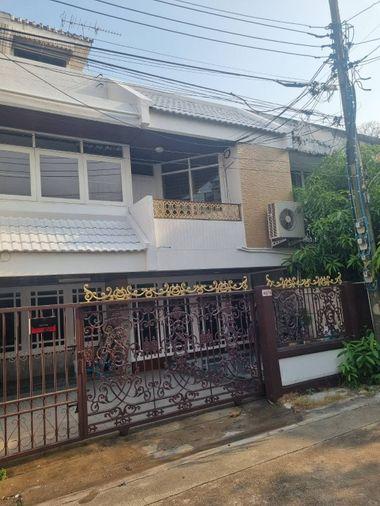 รูป HR3788ให้เช่าทาวน์เฮาส์ 3 ชั้น หลังใหญ่ เอกมัย 12 (ซอยเจริญชัย) ทำเลทองทองหล่อ-เอกมัย 350 ตร.ม. 4 ห้องนอน เฟอร์ครบ จดบริษัท/ออฟฟิศได้ - รูปที่ 1/12