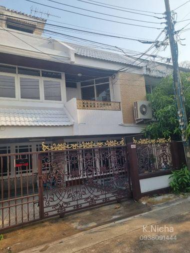 รูป HR3788ให้เช่าทาวน์เฮาส์ 3 ชั้น หลังใหญ่ เอกมัย 12 (ซอยเจริญชัย) ทำเลทองทองหล่อ-เอกมัย 350 ตร.ม. 4 ห้องนอน เฟอร์ครบ จดบริษัท/ออฟฟิศได้ - รูปที่ 1/12