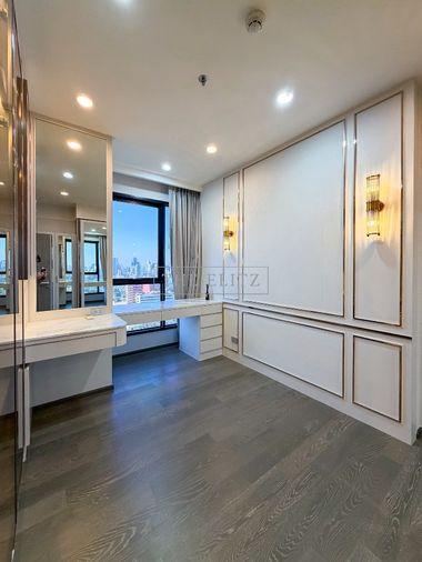 รูป ✨ Unobstructed Panoramic Views of Benjakitti Forest Park | Steps to MRT Khlong Toei & Expressway ✨ - รูปที่ 4/26