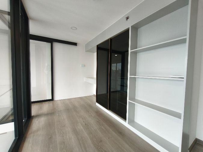 picture New 1 Bed plus Duplex with private home office & closed kitchen  - 17/21