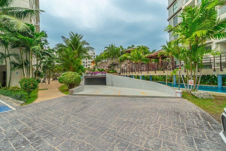 picture Laguna Beach Resort 3 Maldives, studio, pool view, 1.45 million | Foreign Quota - 13/16