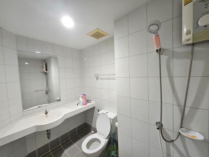 picture High Floor with River view , Renovated  - 11/23