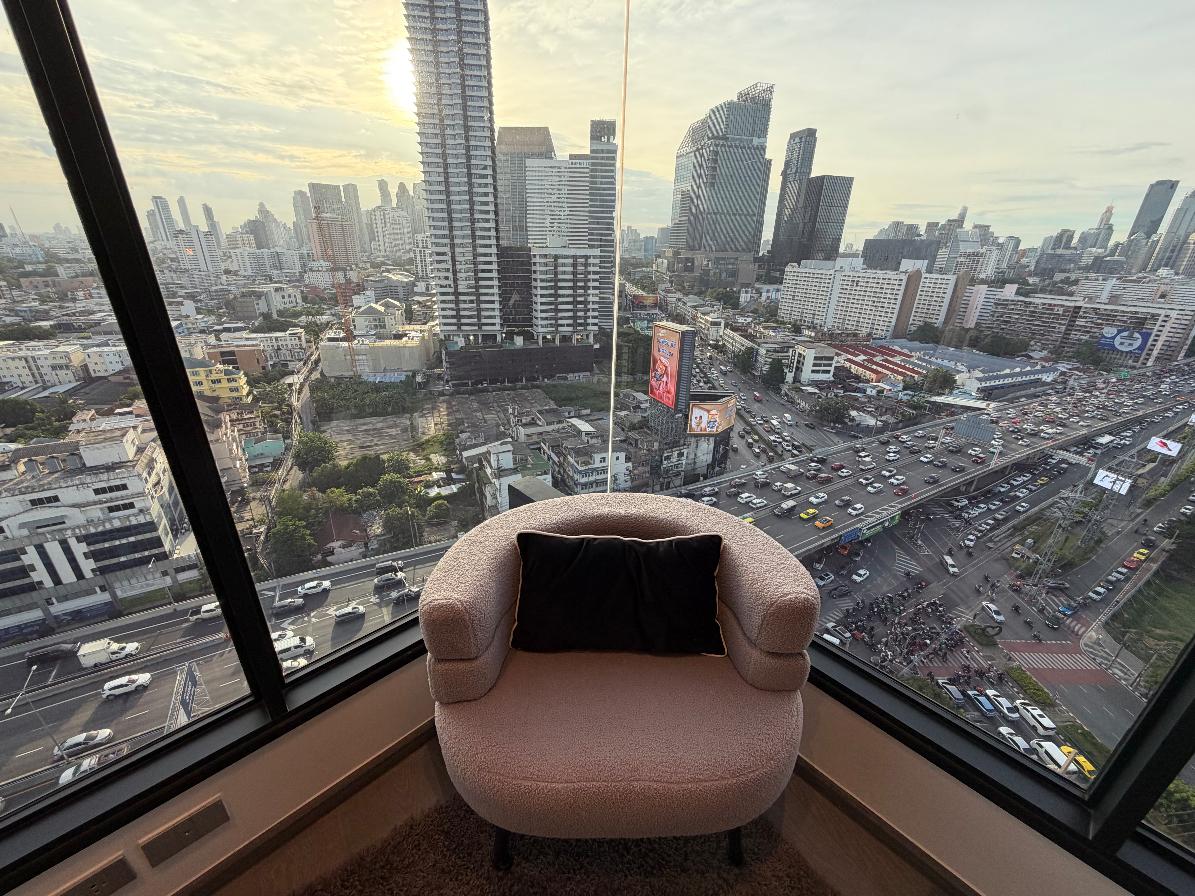 picture 2Bedroom luxurious corner unit on a high floor with stunning city view - 13/18