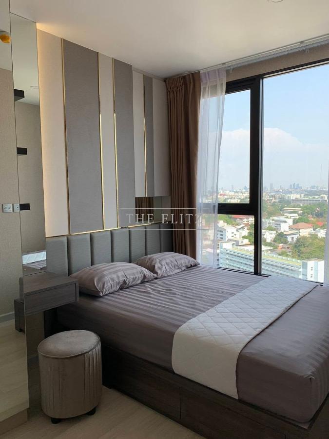picture ✨ Iconic Duo Space High-Ceiling Residence on Naradhiwas-Sathorn | Modern Luxury Tower in Sathorn CBD ✨ - 3/15