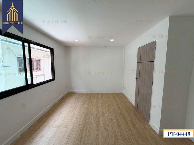 รูป ขายทาวน์โฮม 4 ชั้น รีโนเวทใหม่ทั้งหลัง สไตล์โมเดิร์น ทำเลดีปากเกร็ด  - รูปที่ 24/37