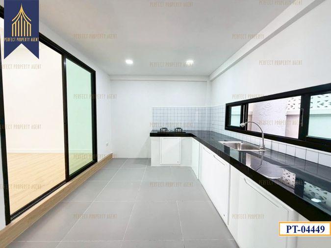 รูป ขายทาวน์โฮม 4 ชั้น รีโนเวทใหม่ทั้งหลัง สไตล์โมเดิร์น ทำเลดีปากเกร็ด  - รูปที่ 10/37