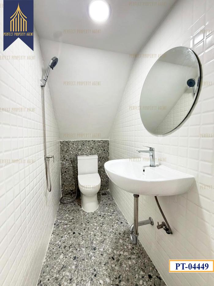 รูป ขายทาวน์โฮม 4 ชั้น รีโนเวทใหม่ทั้งหลัง สไตล์โมเดิร์น ทำเลดีปากเกร็ด  - รูปที่ 12/37