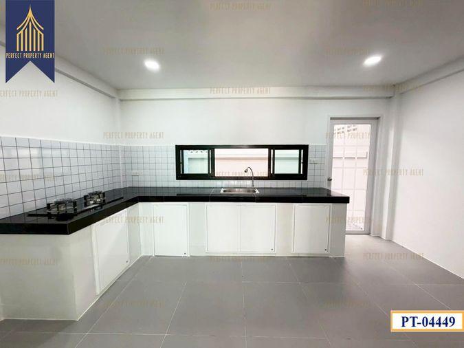 รูป ขายทาวน์โฮม 4 ชั้น รีโนเวทใหม่ทั้งหลัง สไตล์โมเดิร์น ทำเลดีปากเกร็ด  - รูปที่ 9/37