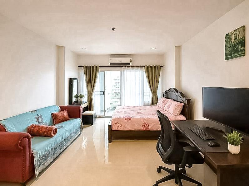 picture Studio Condo for Sale View Talay 8 Jomtien Pattaya Sea View - 1/6