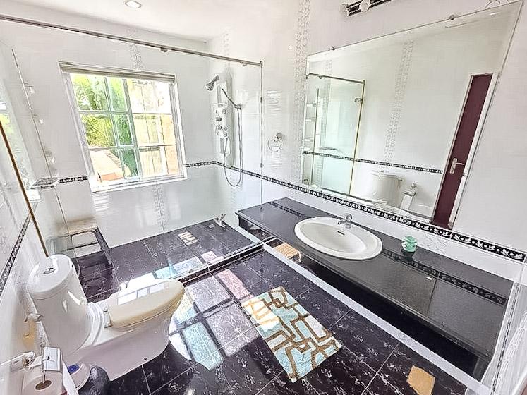 picture High End House for Sale Thung Klom Tan Man 4Bed Private Pool - 16/17