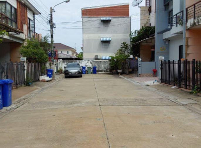 รูป 🏠 ขายทาวน์โฮม 3 ชั้น หมู่บ้านดิเอ็นเทอร์ เขตประเวศ | The Enter | ประเวศ - รูปที่ 2/2