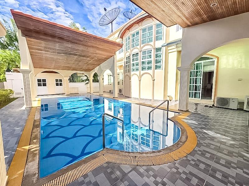 picture High End House for Sale Thung Klom Tan Man 4Bed Private Pool - 3/17