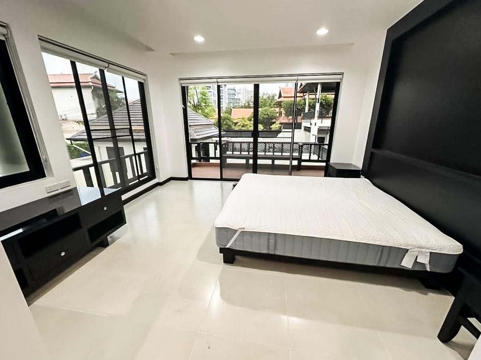 รูป 4 Bedroom Private Pool Villa for Rent Pratumnak Pattaya - รูปที่ 15/26