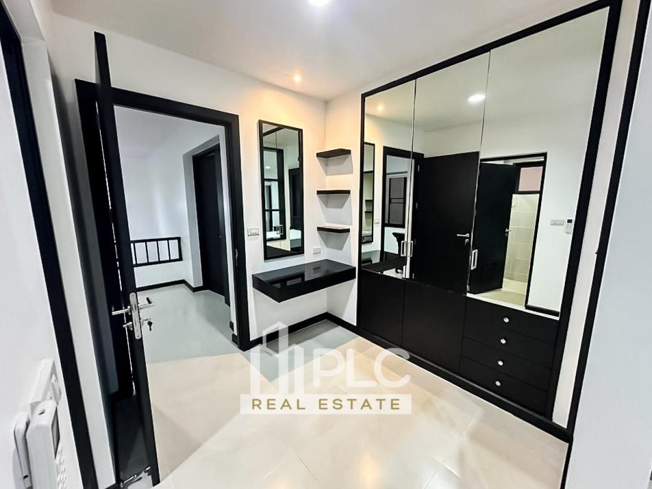 รูป 4 Bedroom Private Pool Villa for Rent Pratumnak Pattaya - รูปที่ 20/26