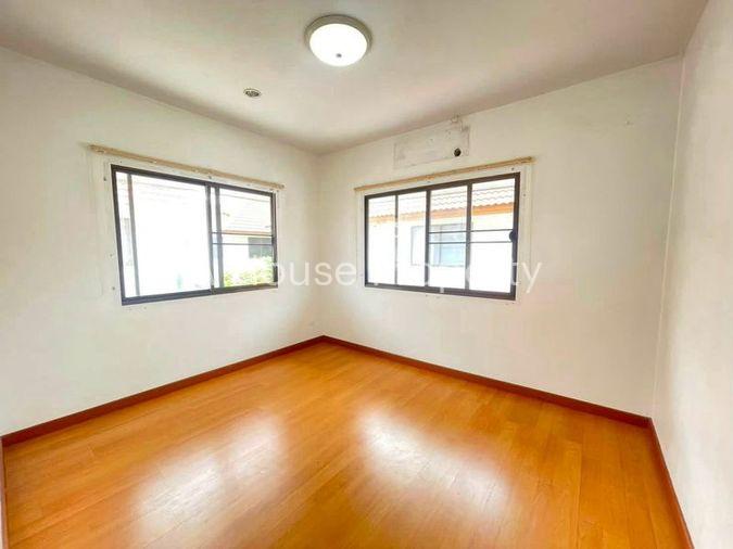 รูป ขายด่วน! บ้านเดี่ยวโครงการบ้านคันทรีปาร์ค 3 บางแสน ทำเลน่าอยู่ - รูปที่ 11/17