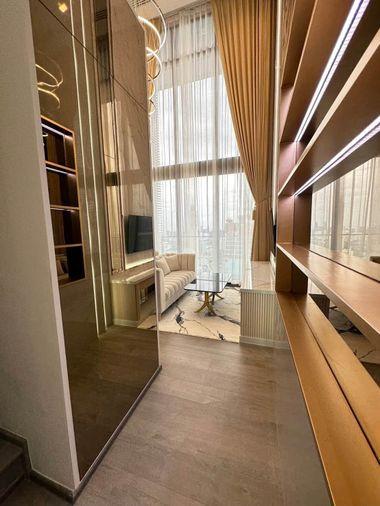 รูป The Address Siam-Ratchathewi ขาย ห้องDuplex ตกแต่งโทน Luxury ผนังลายหินอ่อน เฟอร์นิเจอร์เรียงรายพร้อมใช้งาน - รูปที่ 3/9