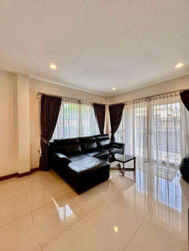 รูป บ้านเดี่ยวให้เช่า Casa Legend ศรีราชา–สวนเสือ ทำเลดี พร้อมเข้าอยู่ทันที - รูปที่ 2/20