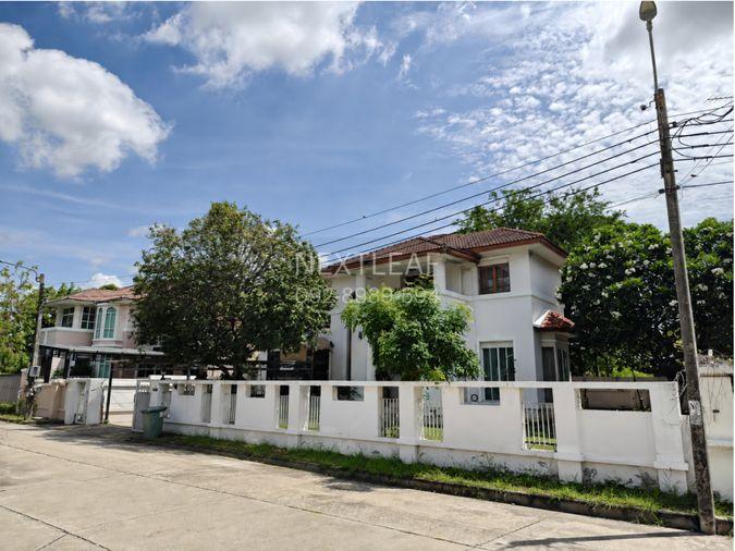 รูป บ้านที่มีบรรยากาศผ่อนคลายและเติมความสดชื่นให้คุณได้ทุกเช้า ในทำเลศักยภาพย่านบางนา บ้านเดี่ยวในซัมมิท วินด์มิลล์ กอล์ฟคลับ บางนา ราคาคุ้มค่าที่สุด - รูปที่ 21/22