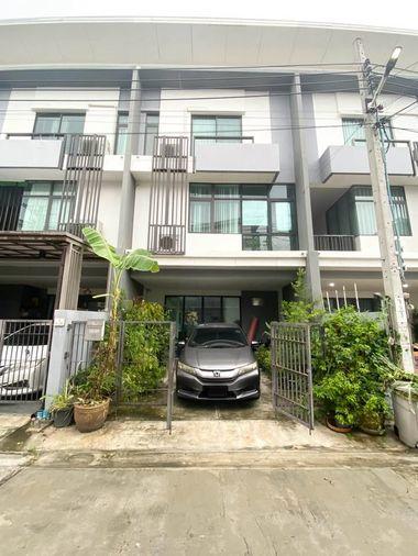 รูป 🟡 ขายด่วน!!! ทาวน์โฮม  เพล็กซ์ เรสซิเด้นท์ นวมินทร์ 111 (Plex Residence Nawamin 111)  ทำเลศักยภาพ 📍 กล้องวงจรปิดทั้งหลัง หน้าบ้านไม่ชนกับบ้านใคร - รูปที่ 1/12