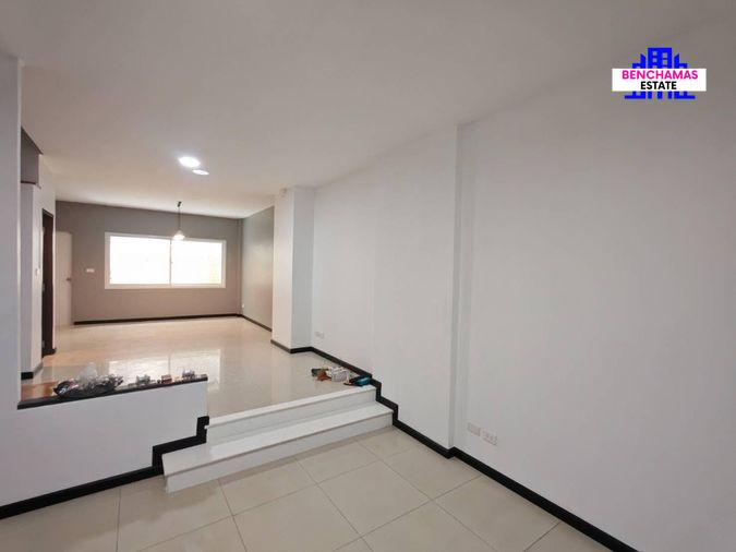 รูป 🟡 ขายด่วน!!! ทาวน์โฮม 3 ชั้น หมู่บ้าน วิสต้า ปาร์ค วิภาวดี-รังสิต (Vista Park Vibhavadi - Rangsit) ทำเลศักยภาพ📍 ติดถนนใหญ่วิภาวดี ติดรถไฟฟ้า 2 สาย - รูปที่ 3/10