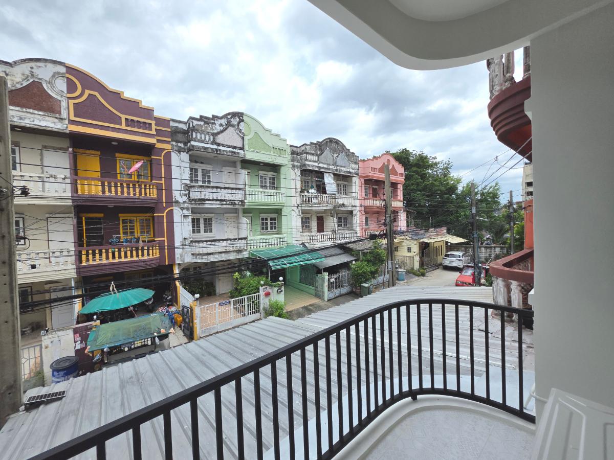 รูป ทาวน์เฮาส์3ชั้น รีโนเวทใหม่ ทำเลบางนา–สุขุมวิท ใกล้เซ็นทรัลบางนา  - รูปที่ 19/27