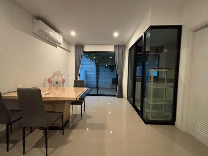 picture For Rent Townhome Patio Srinakarin Rama9 GH655 - 4/15
