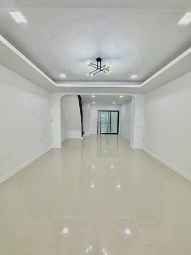 รูป 🏡✨ ขายทาวน์เฮ้าส์ 2 ชั้น | บางศรีเมือง–นนทบุรี  💰 2.49 ล้านบาท | ฟรีโอน 📐 17 ตร.ว. - รูปที่ 3/11