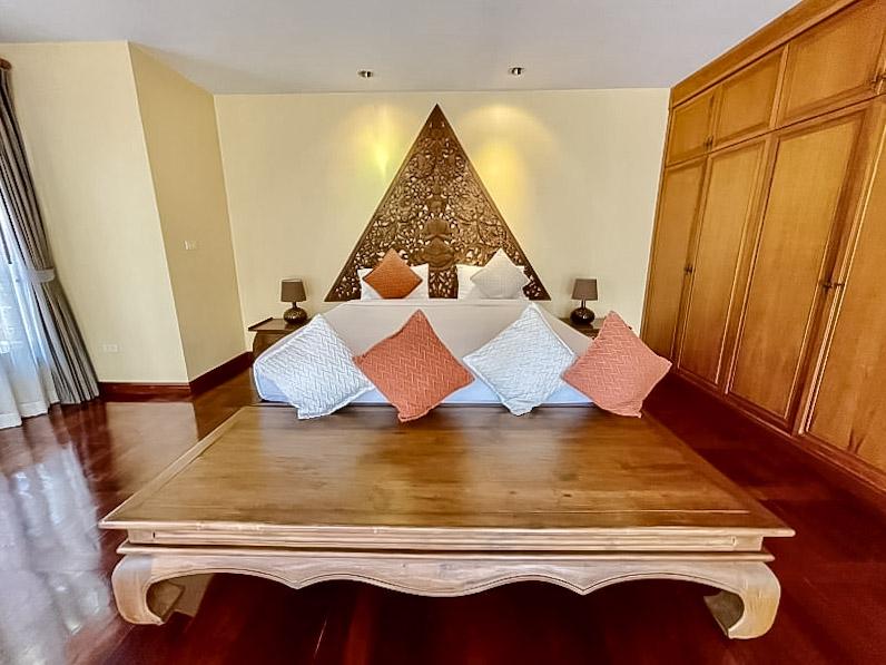 picture High End House for Sale Na Jomtien 4 Bedrooms Private Pool - 9/13