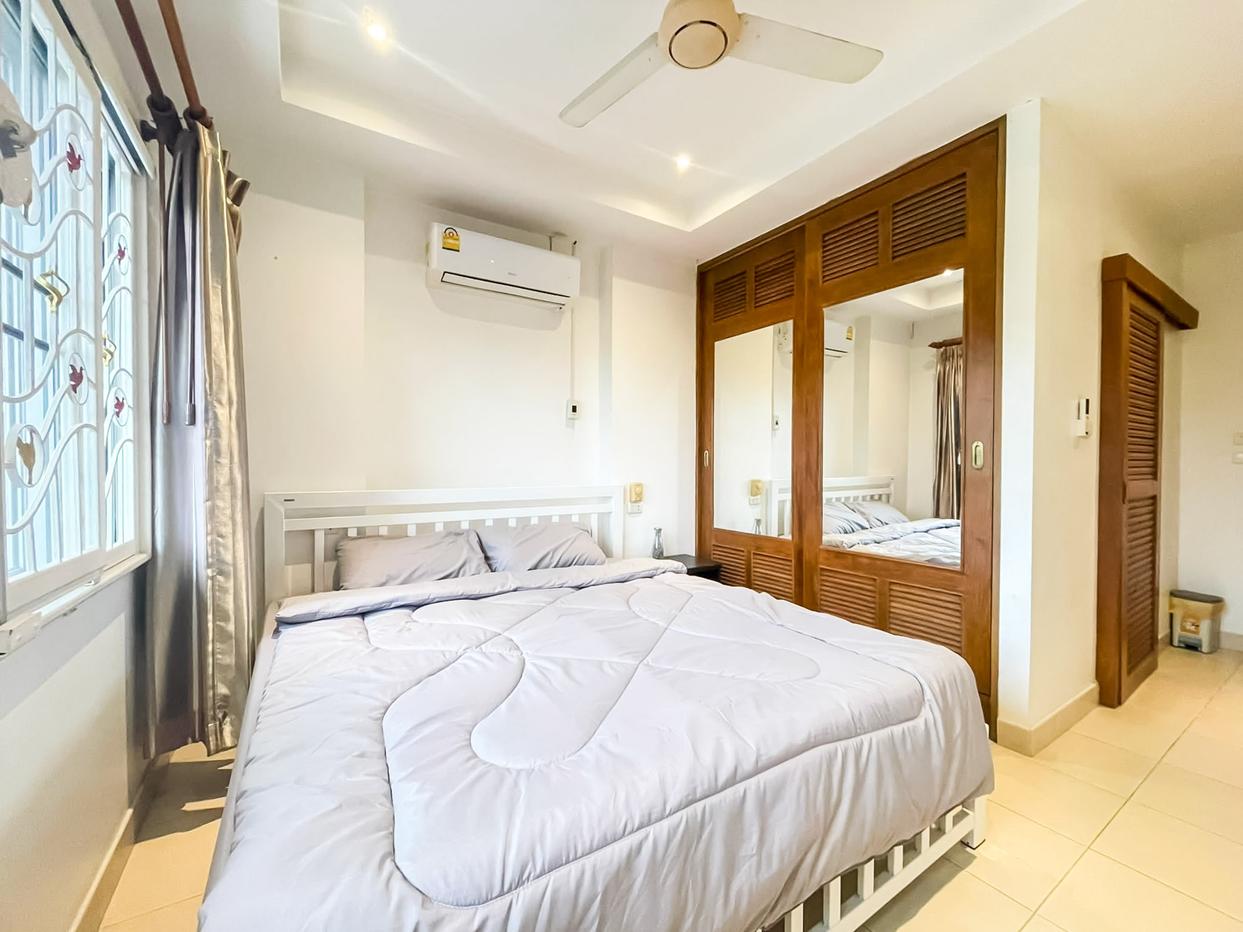 picture 5 Bedroom Pool Villa for Sale Jomtien Pattaya - 13/23