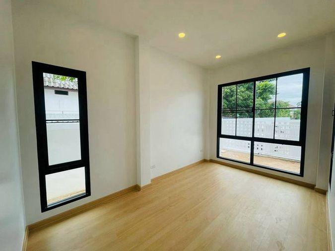 รูป  บ้านเดี่ยวสร้างใหม่ ราคาพิเศษ! ซากค้อ ศรีราชา ชลบุรี หน้าอยู่  - รูปที่ 6/15