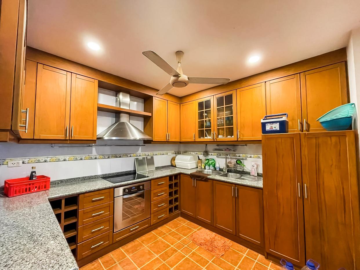 picture 5 Bedroom Pool Villa for Sale Jomtien Pattaya - 6/23