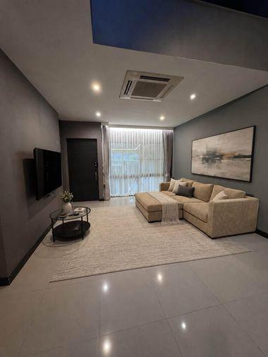 รูป ขาย ทาวน์โฮม 3 ชั้น The Landmark เอกมัย–รามอินทรา ภายในบ้านเฟอร์นิเจอร์ครบ พร้อมเข้าอยู่ (TH6930) - รูปที่ 17/26