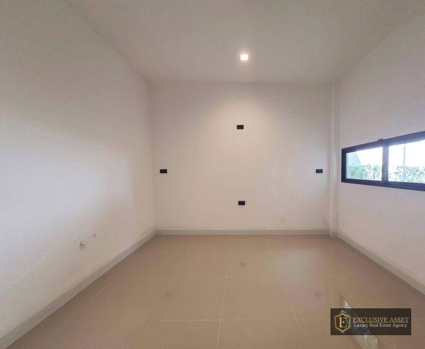 รูป ขายบ้านเดี่ยวแปลงริม บางกอกบูเลอวาร์ด ซิกเนเจอร์ เวสต์เกต 115.1 ตรว. 4 นอน 5น้ำ แปลงใหญ่พื้นที่ใช้ 439 ตรม. เจ้าของไม่เคยอยู่ บนถนน กาญจนาภิเษก - รูปที่ 13/30