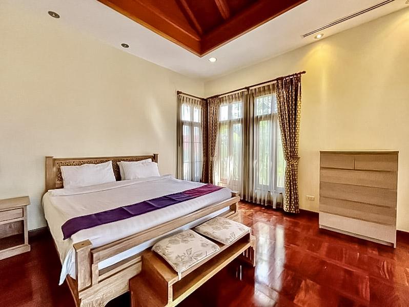 picture High End House for Sale Na Jomtien 4 Bedrooms Private Pool - 10/13