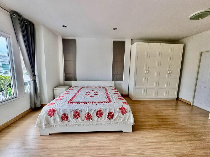 picture Detached house for rent, move in Ready, Country Home Lake and Park, Sriracha, Chonburi. - 7/16