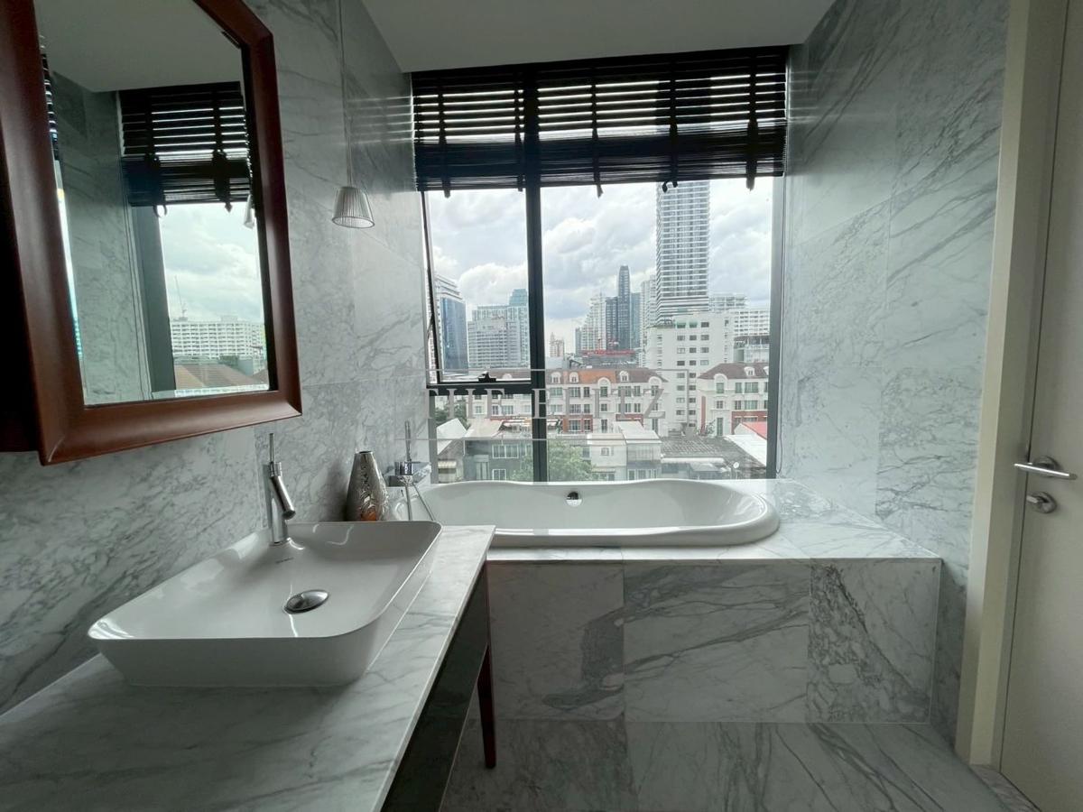รูป ✨ Ultra-Luxury Designer Residence | Rare Gem in Thonglor - Iconic Yoo Design - Ultimate Prestige ✨ - รูปที่ 13/32