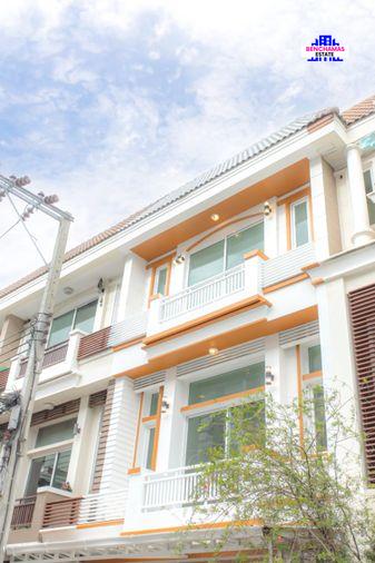 รูป 🏠 ขายทาวน์โฮม 3 ชั้น พรีเมี่ยมเพลส เกษตร-นวมินทร์ 2 มัยลาภ (Premium Place Kaset-Nawamin 2 Maiyalap) - รูปที่ 2/8