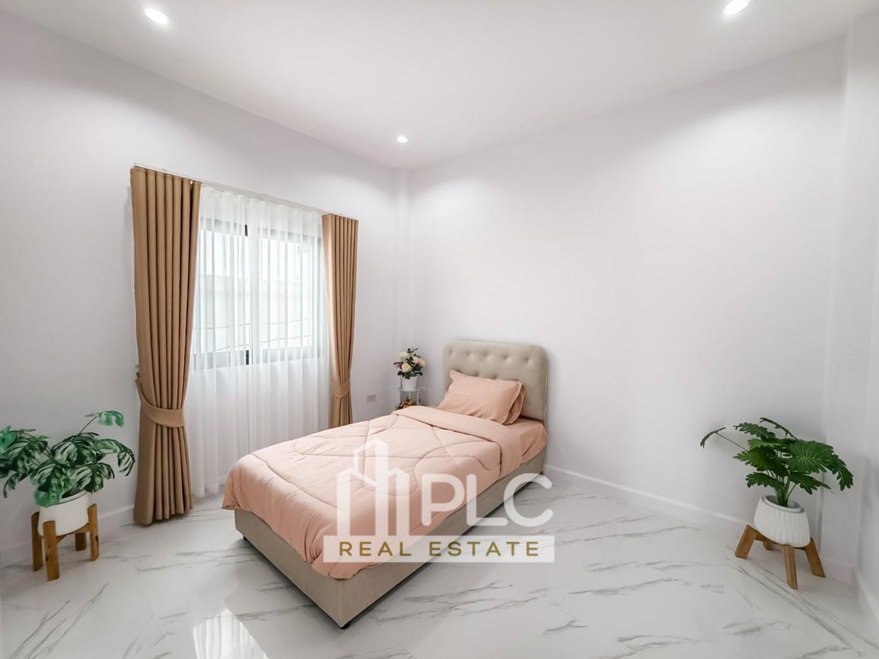 picture 3 Bedroom House for Sale Mabprachan Pattaya - 11/13