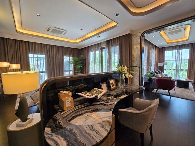 รูป [พาชมบ้านในฝัน] แกรนด์ บางกอก บูเลอวาร์ด ปิ่นเกล้า-กาญจนา คฤหาสน์หรูตอบโจทย์ทุกไลฟ์สไตล์การใช้ชีวิต แปลงใหญ่พิเศษ 190 ตร.ว. ใกล้ clubhouse - รูปที่ 41/46