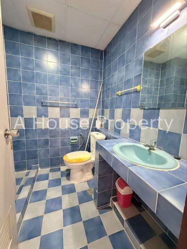 picture Condo for rent at Eastern Tower, Sriracha. Convenient location, close to workplaces and amenities. - 7/11