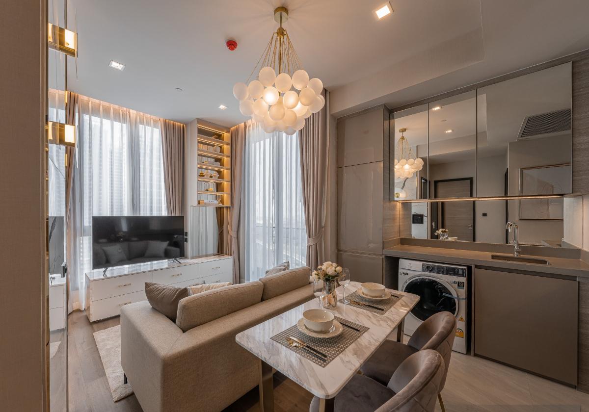 picture For Rent - The Crest Park Residences , Luxury Class 2 bedrooms 1 bathroom  - 1/6