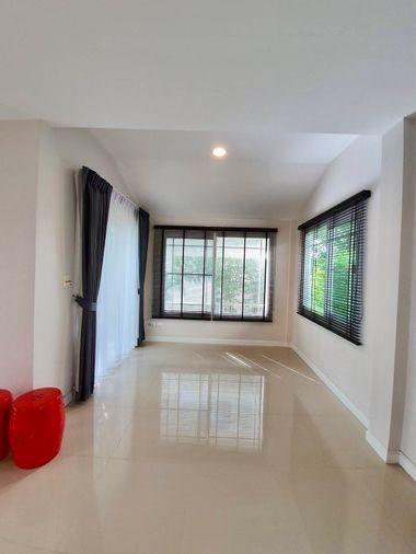 รูป ให้เช่าบ้านเดี่ยว 2 ชั้น Mantana Rama 9–Srinakarin บ้านเดี่ยวพื้นที่กว้าง 68 ตร.วา บ้านเปล่า 48,000 / พร้อมเฟอร์ 55,000 บาท - รูปที่ 6/21