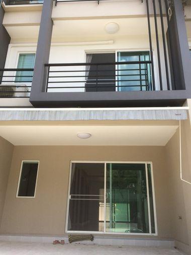 รูป HR3815ให้เช่าทาวน์โฮม 3 ชั้น บ้านกลางเมือง อ่อนนุช 17 ตรงข้ามสวนสาธารณะ ทำเลเมือง ใกล้ทางด่วนและ BTS อ่อนนุช - รูปที่ 1/33
