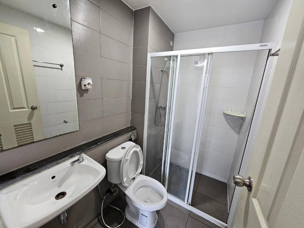 picture 1Bed | 1Bath | BTS Bearing | 29sqm | THB 8,500/mo | Fl.8 — B-Loft Sukhumvit 109 Bangkok - 10/10