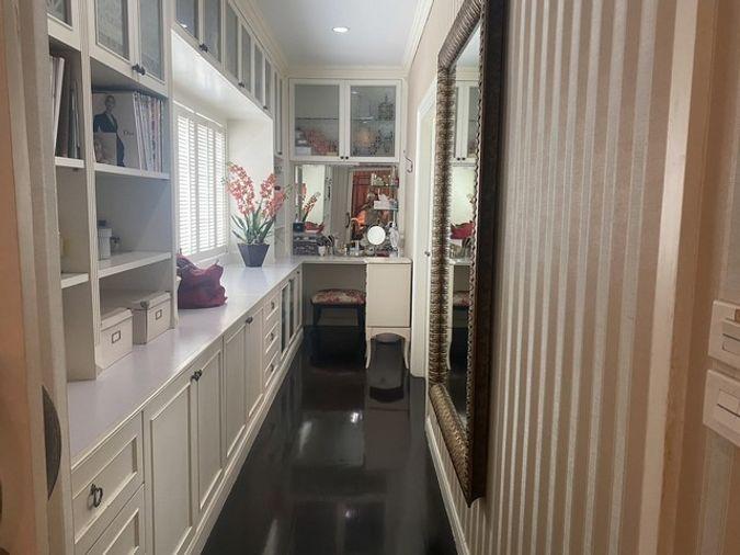 รูป ขาย บ้านเดี่ยว พร้อมอยู่ ในหมู่บ้านภัสรี ใกล้สถานีรถไฟฟ้าหลักสองและห้างสรรพสินค้าเดอะมอลล์บางแค เพียง 8 นาที เป็นบ้านสร้างเองสไตล์สเปน  - รูปที่ 25/32