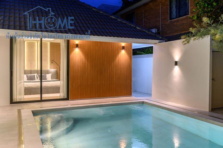 รูป 🏡✨ ขาย Pool Villa ชั้นเดียว พร้อมสระว่ายน้ำส่วนตัว บ้านพร้อมเฟอร์นิเจอร์ ทำเลสันผักหวาน–หางดง เชียงใหม่ ✨🏡 #C7MG100933 - รูปที่ 3/38