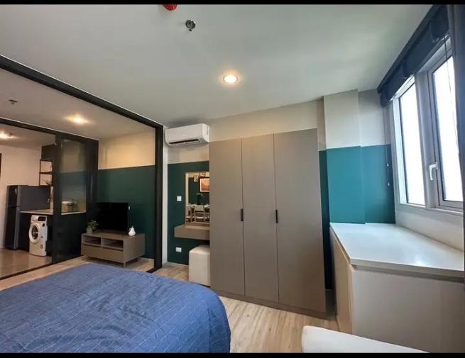 picture 1Bed | 1Bath | MRT Huai Khwang | 30sqm | THB 17,900/mo | Fl.25 — XT Huaikhwang Bangkok - 2/9