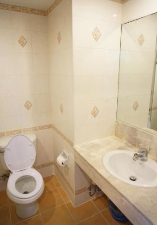 picture 1Bed | 1Bath | BTS Sala Daeng | 35sqm | THB 16,000/mo | Fl.7 — Silom Terrace Bangkok - 3/9